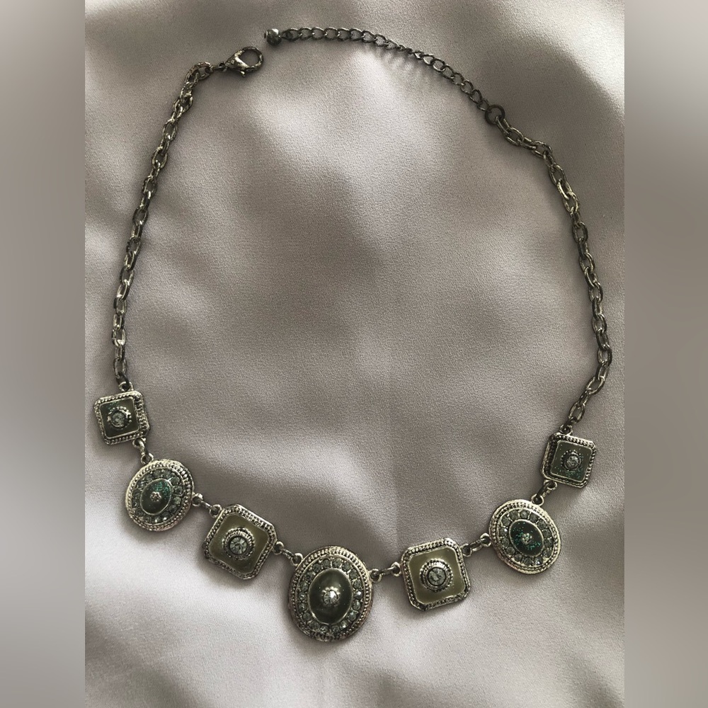 Source Unknown Silver-Tone Necklace with Green Accents